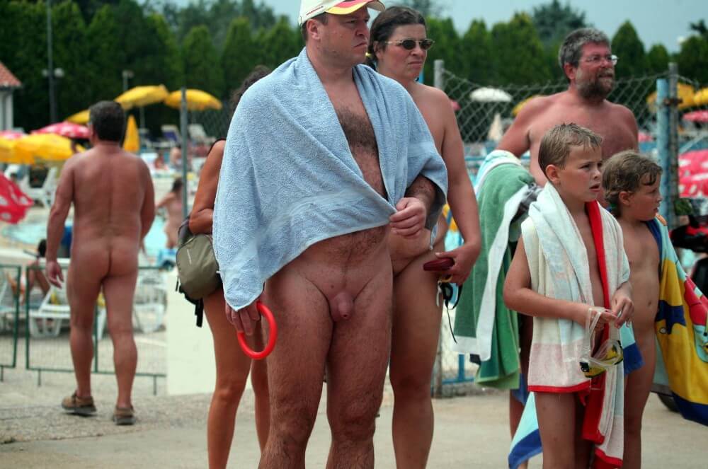 [PNuDL] Naturist Pool Resort Exits photos