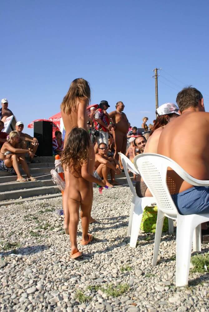 [PNuDL] Naturist Standing Sideline