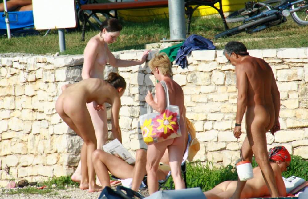 [PNuDL] Nude Duet Girls Rail Climb Photo Set