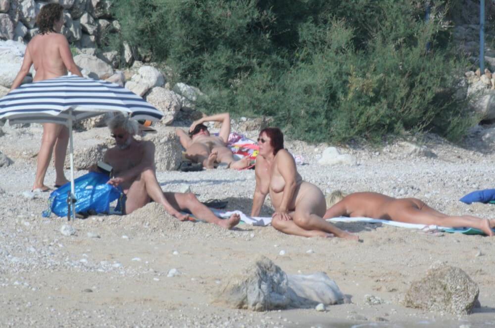 [PNuDL] Croatian Baska Beach pics