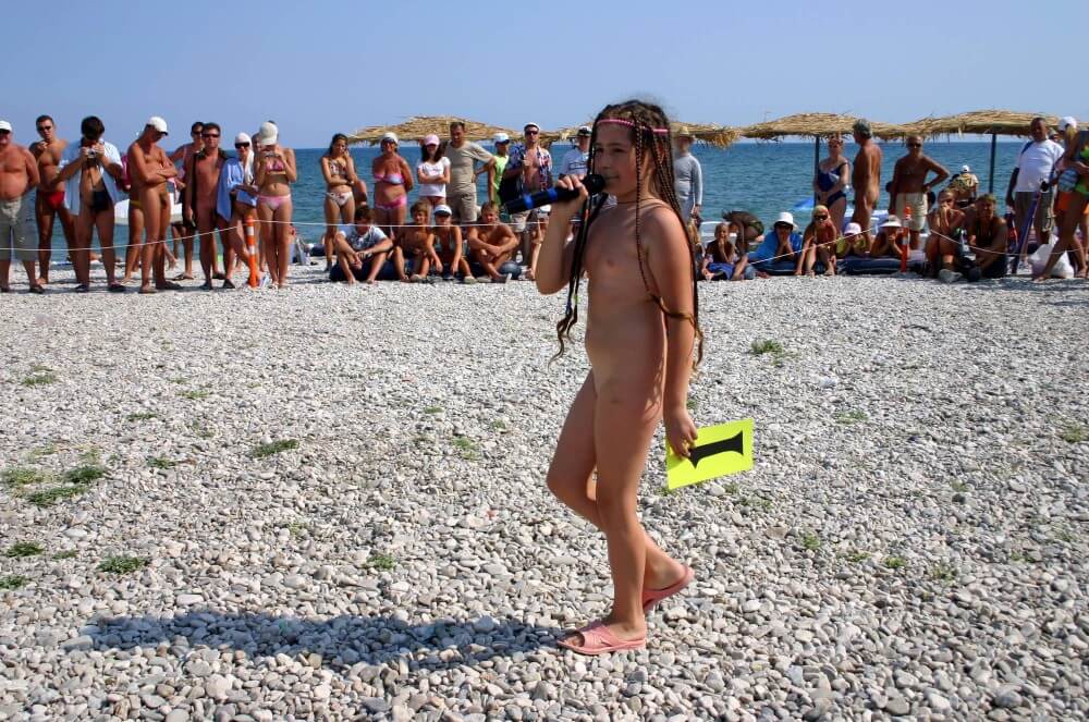 [PNuDL] Naturist Mic Speech photos