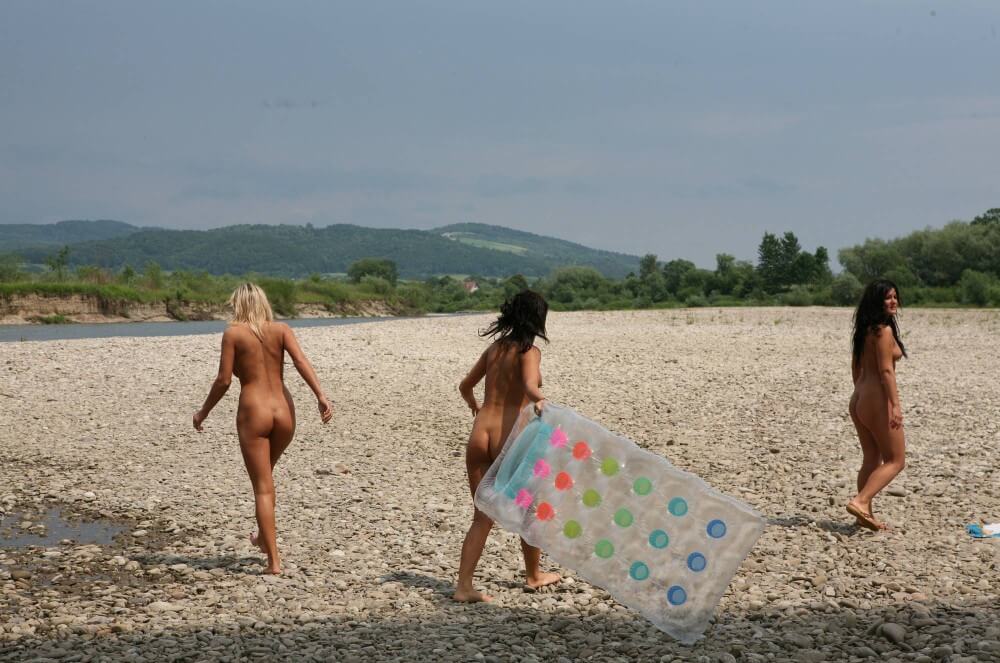 [PNuDL] Naturist Park Floating On River photos