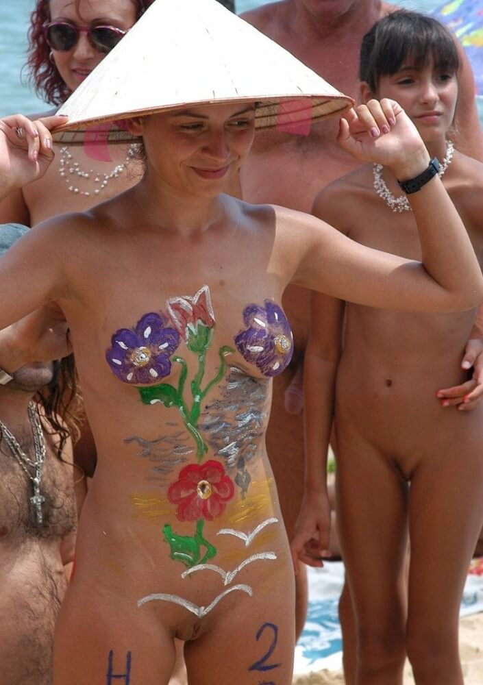 [PNuDL] Nudist gathering on the beach video