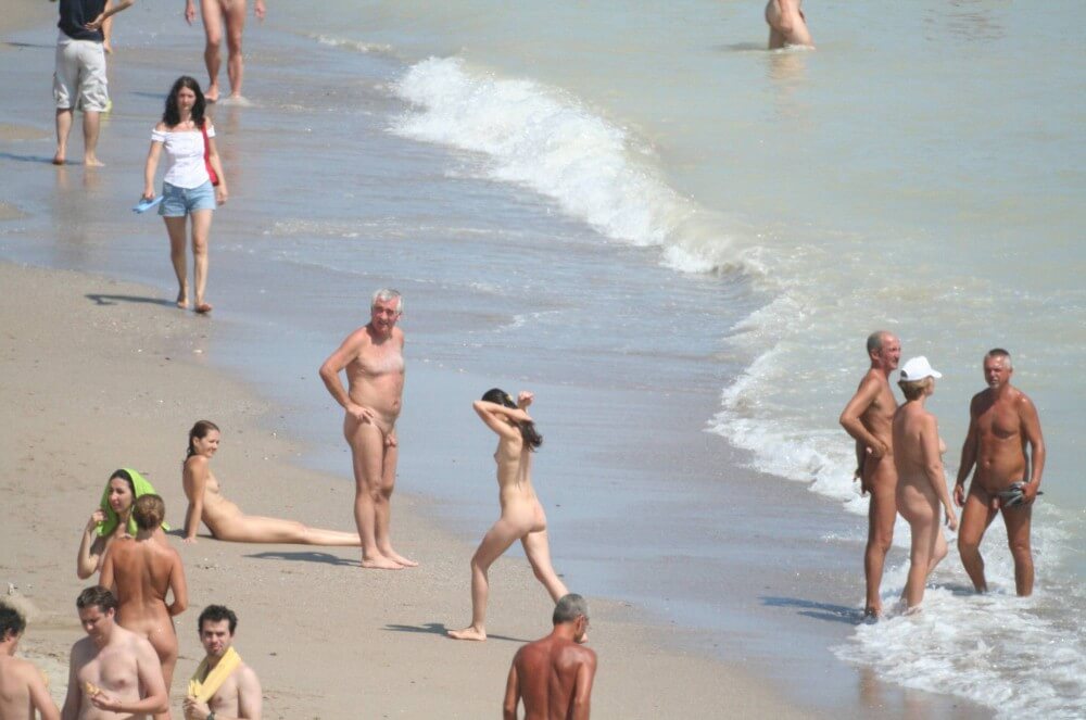 [PNuDL] Costinesti Beach Groups pics