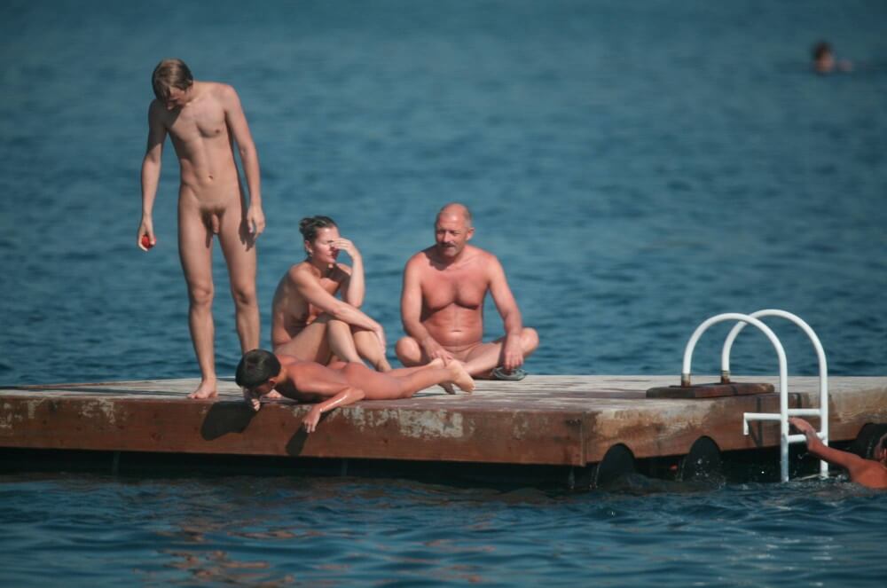 [PNuDL] Naturist Family Water Slab pics