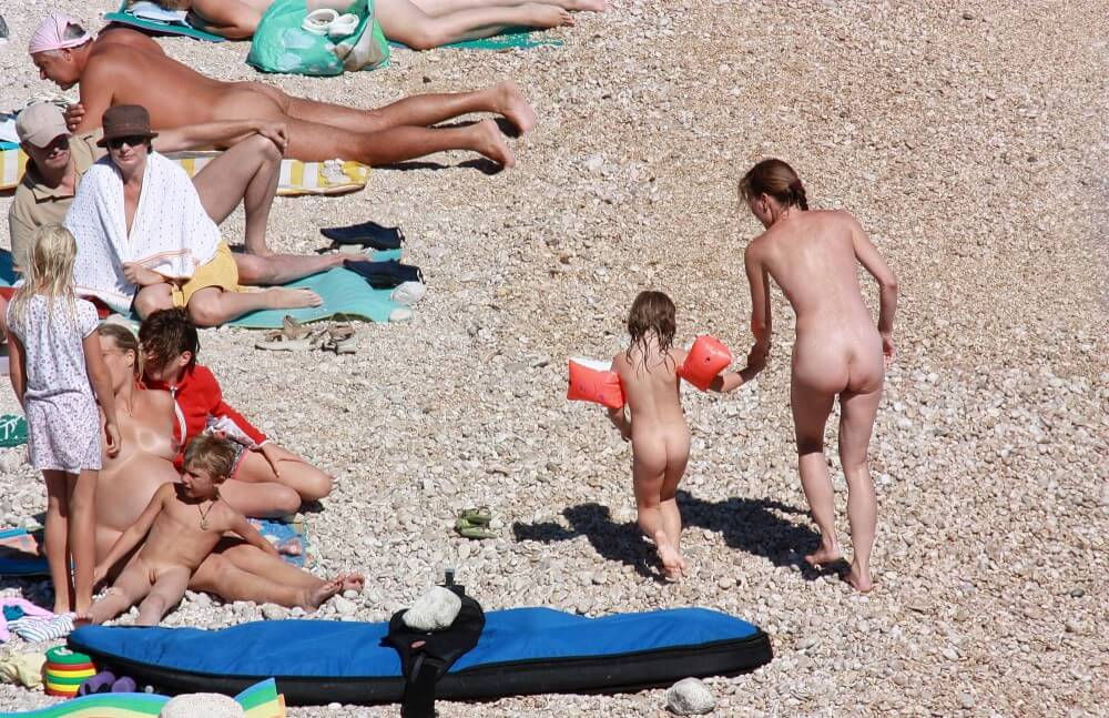 [PNuDL] Orange Floaty Safety First Naturist pics