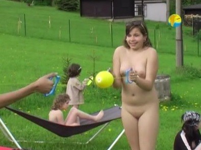 [PNuDL] Naturist Freedom: Meadow
